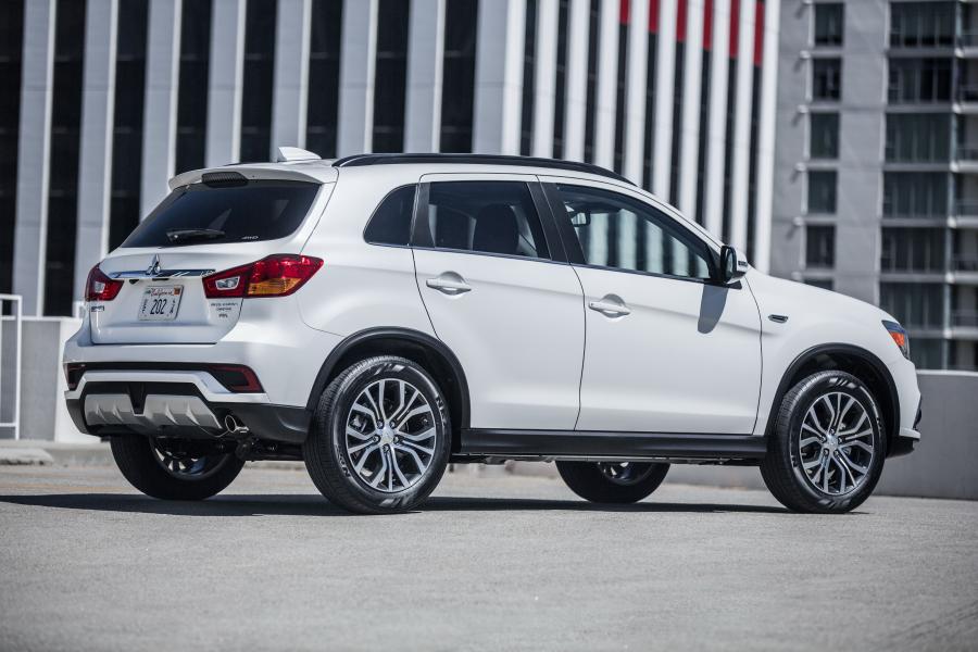  Mitsubishi Outlander Sport SEL 2017 года  (фото 5 из 15)